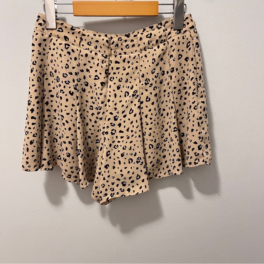Aritzia Sunday Best Cheetah Print Shorts Size 4